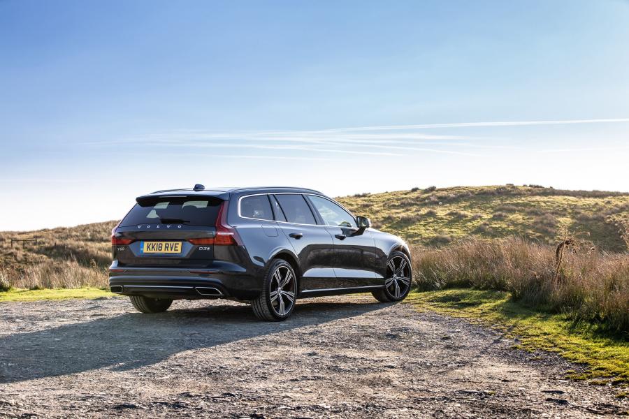  Volvo V60 D3 Inscription 2018 года  (UK) (фото 35 из 40)